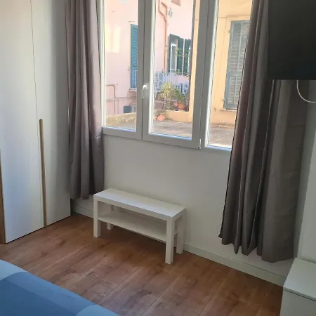 Sanremo, Piazza Colombo A Due Passi Dall'Ariston * Санремо